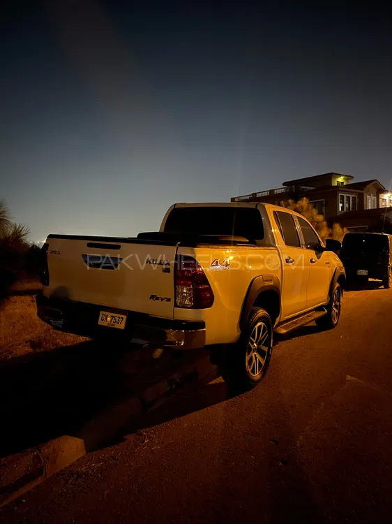 Toyota Hilux 2016 for Sale in Rawalpindi Image-1