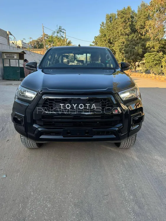 Toyota Hilux 2025 for Sale in Karachi Image-1