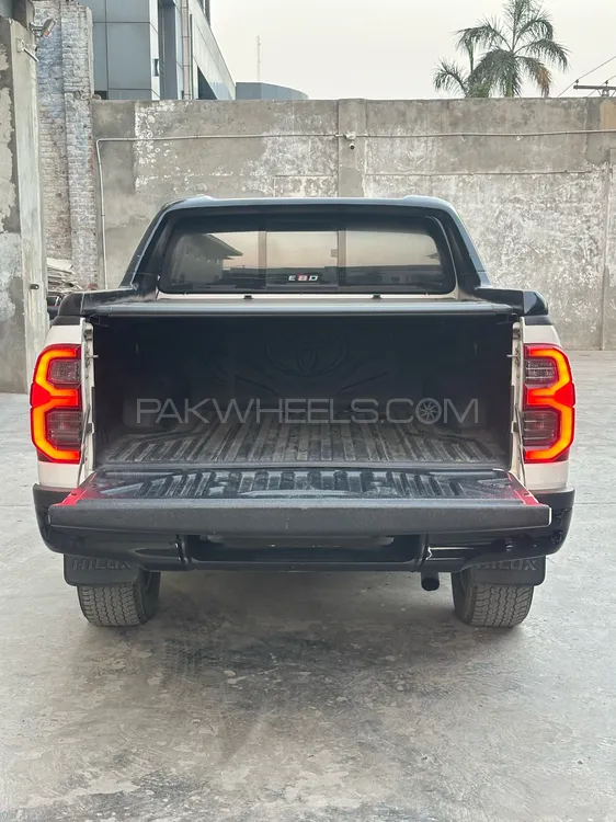 Toyota Hilux 2022 for Sale in Lahore Toyota Hilux 2022 for Sale in Lahore Image-3