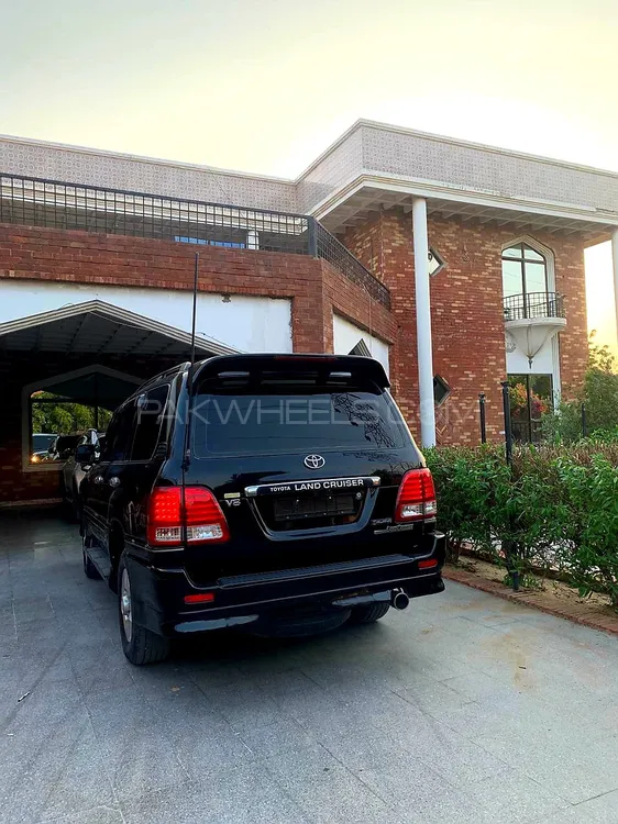 Toyota Land Cruiser 2005 for Sale in Karachi Image-1
