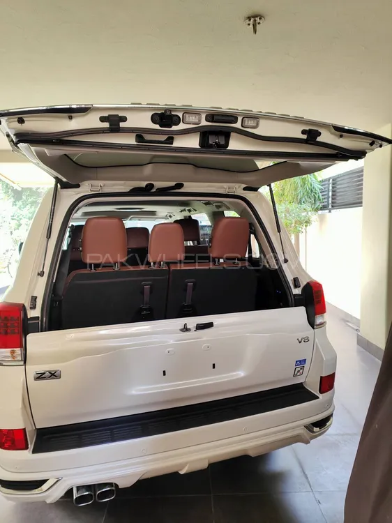 Toyota Land Cruiser 2020 for Sale in Lahore Toyota Land Cruiser 2020 for Sale in Lahore Image-11