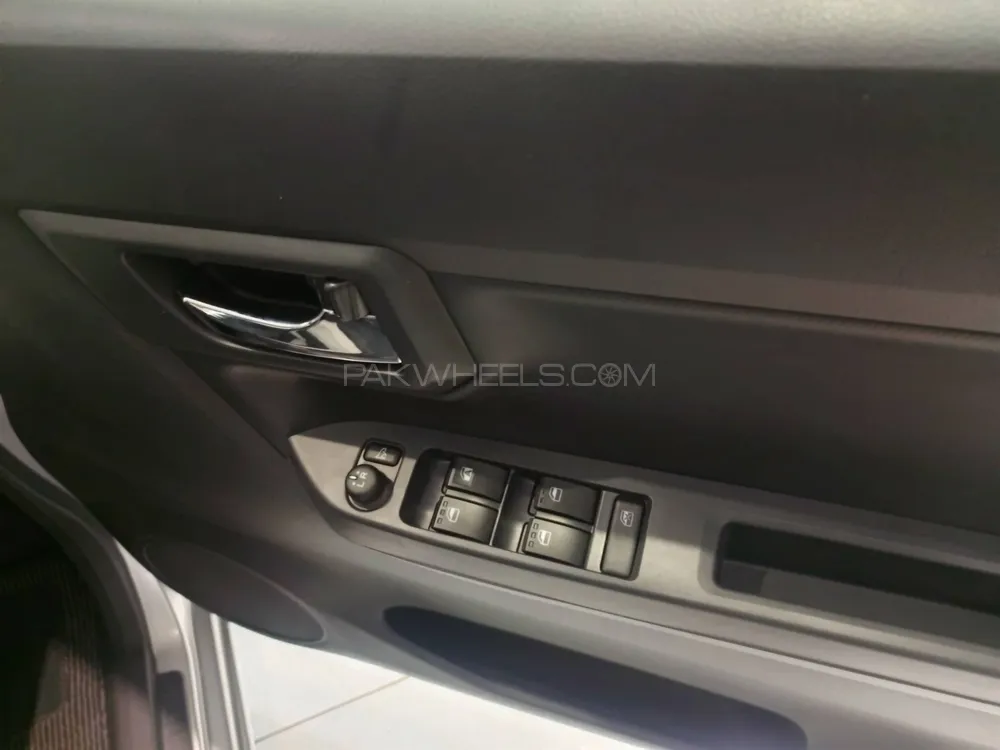 Toyota Pixis Epoch 2022 for Sale in Lahore Toyota Pixis Epoch 2022 for Sale in Lahore Image-3