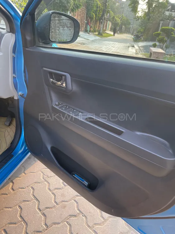 Toyota Pixis Epoch 2021 for Sale in Lahore Toyota Pixis Epoch 2021 for Sale in Lahore Image-9