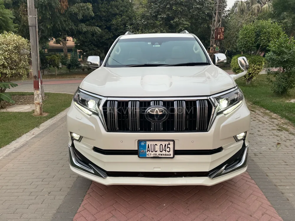 Toyota Prado 2017 for Sale in Lahore Image-1