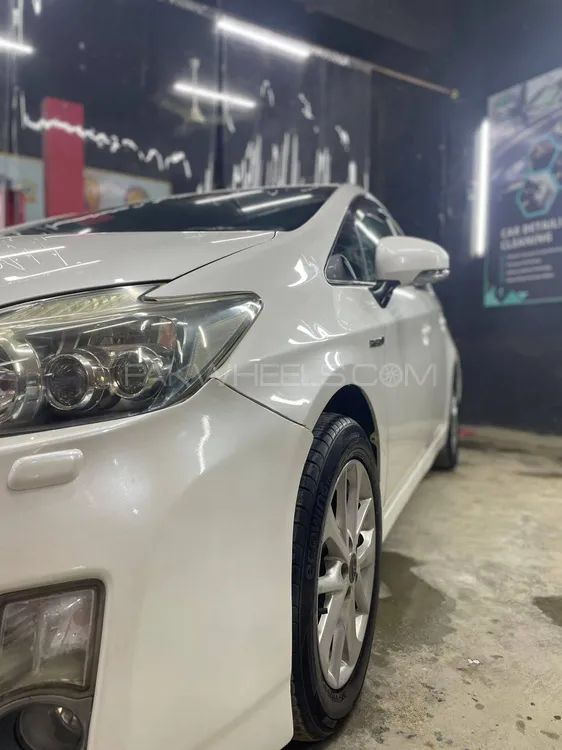 Toyota Prius 2011 for Sale in Karachi Toyota Prius 2011 for Sale in Karachi Image-3