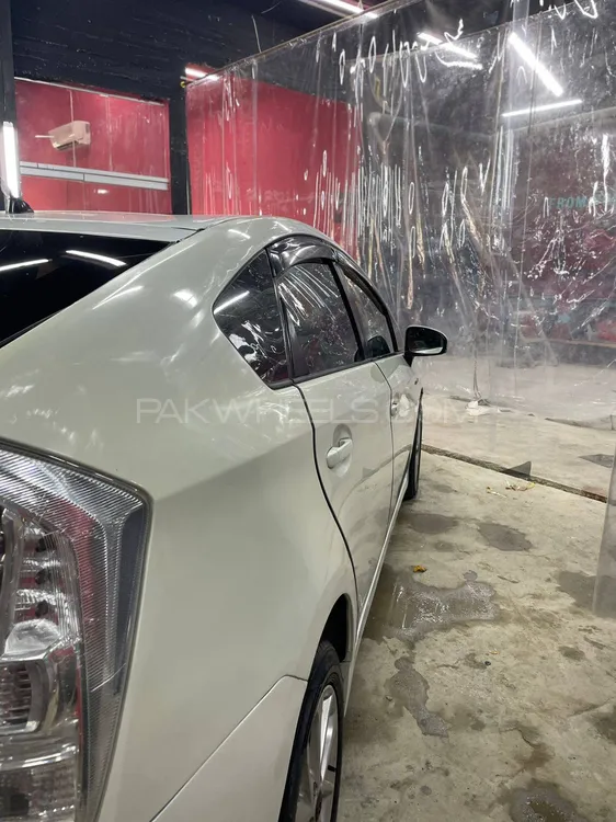 Toyota Prius 2011 for Sale in Karachi Toyota Prius 2011 for Sale in Karachi Image-5