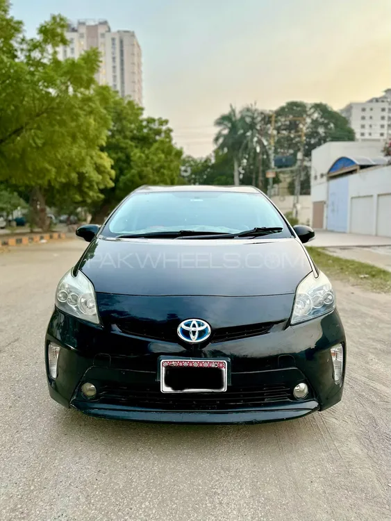 Toyota Prius 2011 for Sale in Karachi Image-1
