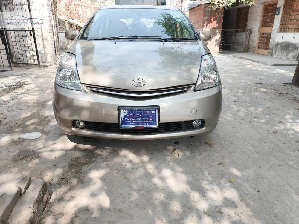 Toyota Prius 2006 for Sale in Lahore Image-1