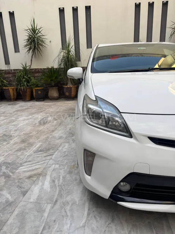 Toyota Prius 2014 for Sale in Peshawar Image-1