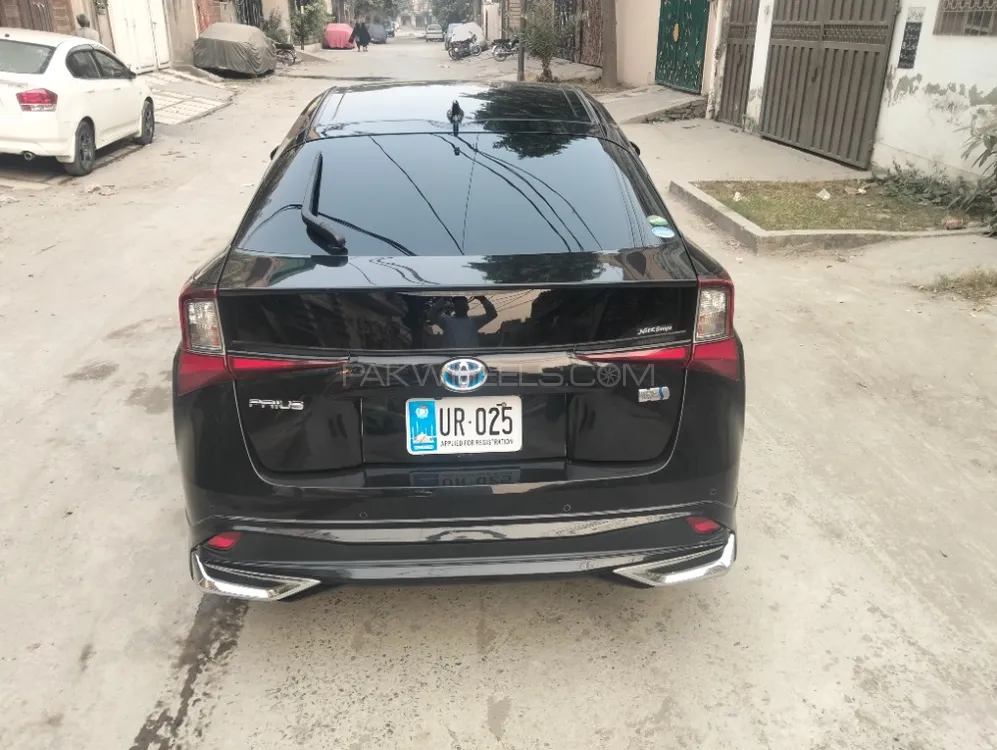 Toyota Prius 2020 for Sale in Lahore Toyota Prius 2020 for Sale in Lahore Image-11