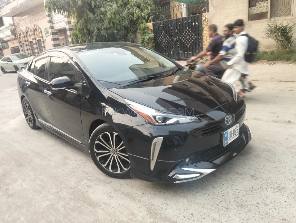 Toyota Prius 2020 for Sale in Lahore Toyota Prius 2020 for Sale in Lahore Image-1