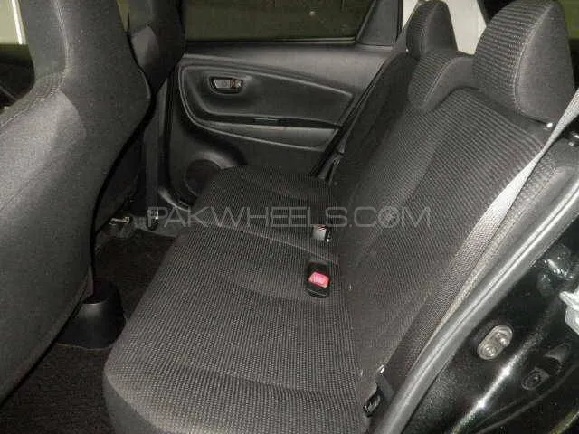 Toyota Vitz 2014 for Sale in Multan Toyota Vitz 2014 for Sale in Multan Image-5