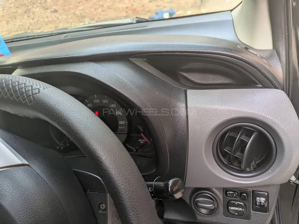 Toyota Vitz 2014 for Sale in Multan Toyota Vitz 2014 for Sale in Multan Image-16