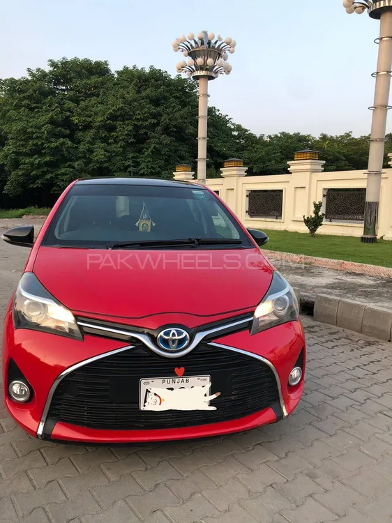 Toyota Yaris Hatchback 2017 for Sale in Islamabad Image-1