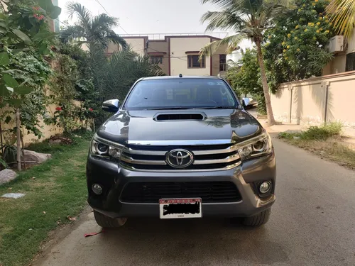 Toyota Hilux Revo V Automatic 3.0  2017