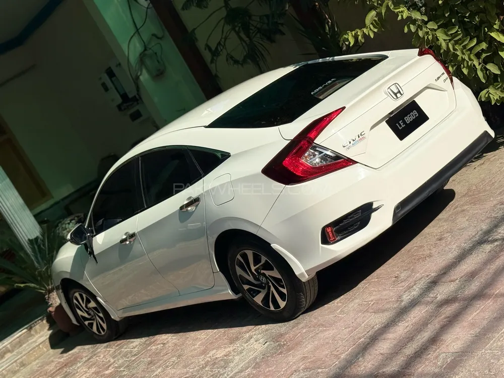 Honda Civic 2018 for Sale in Peshawar Image-1