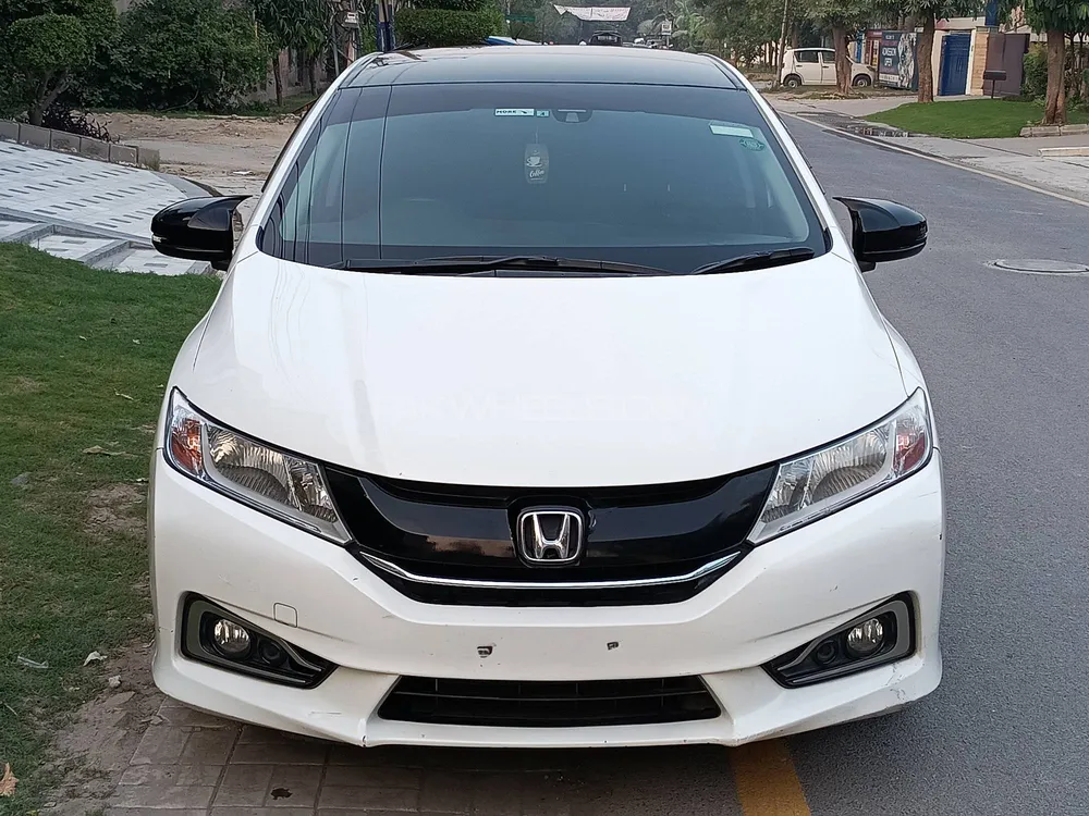 Honda Grace Hybrid 2015 for Sale in Lahore Image-1