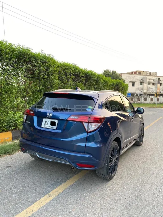 Honda Vezel 2015 for Sale in Rawalpindi Image-1