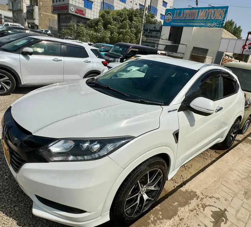Honda Vezel 2016 for Sale in Karachi Image-1