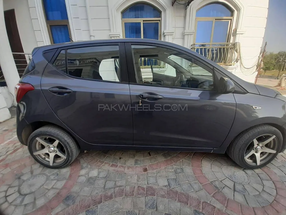 Hyundai i10 2015 for Sale in Wah cantt Image-1