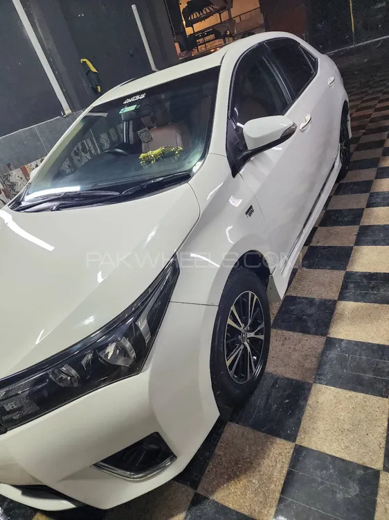 Toyota Corolla 2015 for Sale in Lahore Image-1