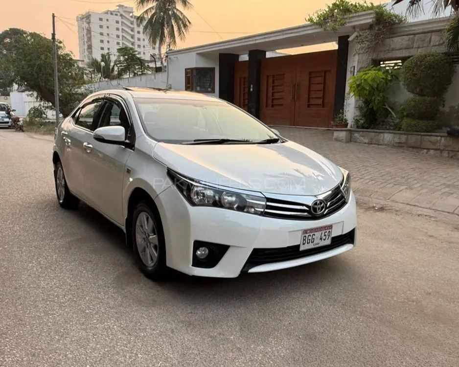Toyota Corolla 2016 for Sale in Karachi Image-1
