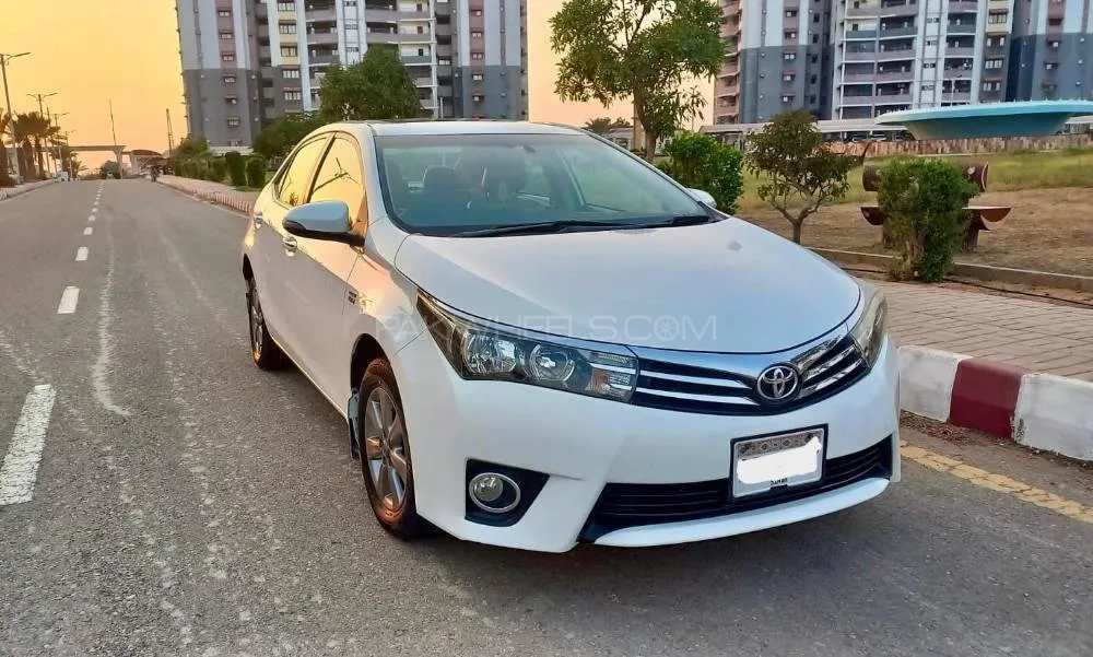 Toyota Corolla 2016 for Sale in Karachi Image-1