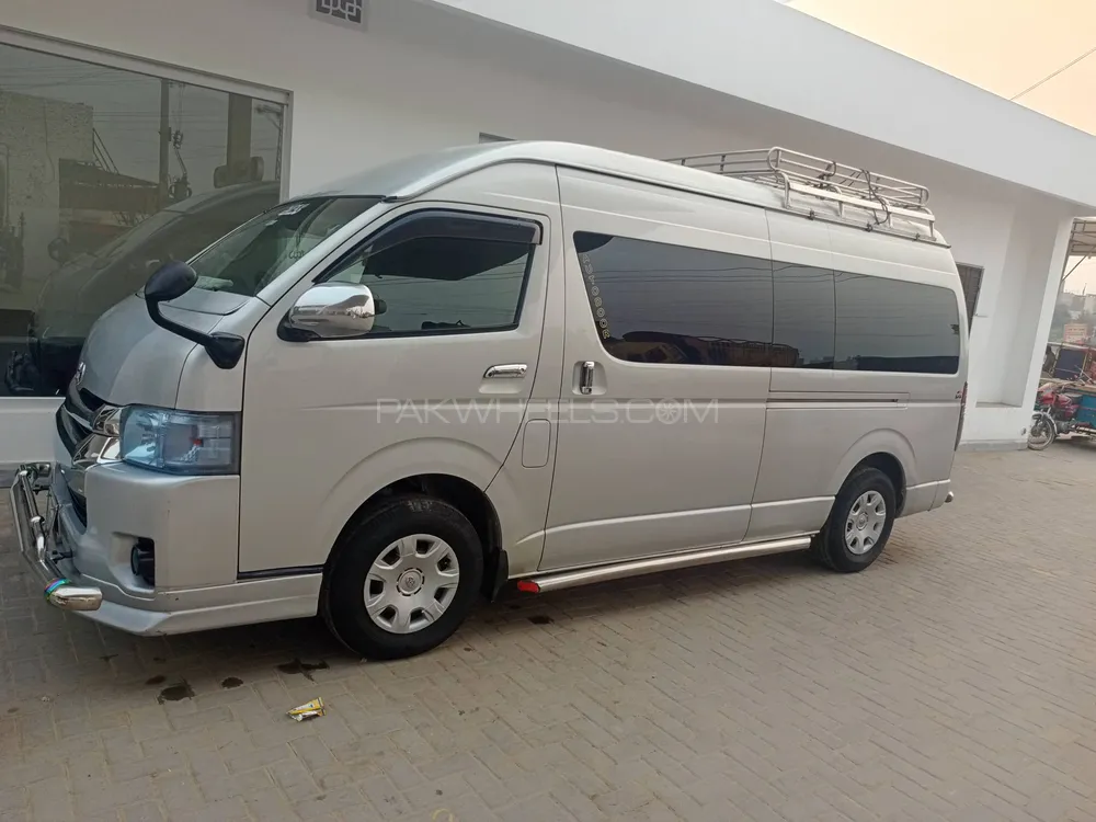 Toyota Hiace 2019 for Sale in Burewala Image-1