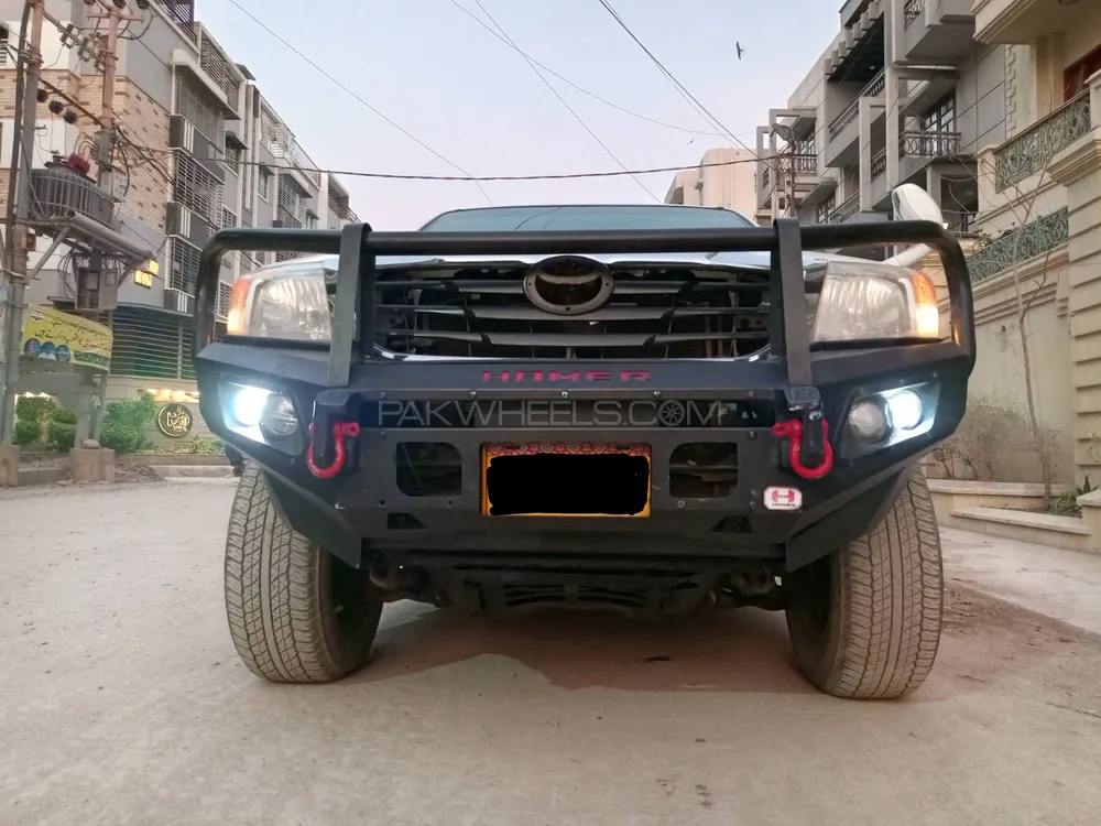 Toyota Hilux 2016 for Sale in Karachi Image-1