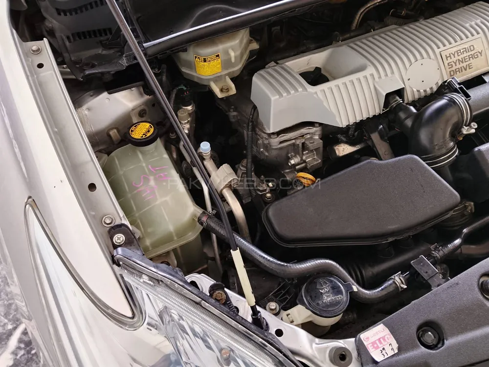 Toyota Prius 2011 for Sale in Islamabad Image-1