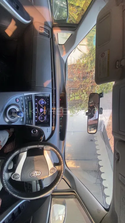 Toyota Prius 2010 for Sale in Mardan Image-1