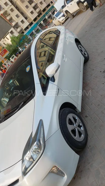 Toyota Prius 2014 for Sale in Karachi Image-1