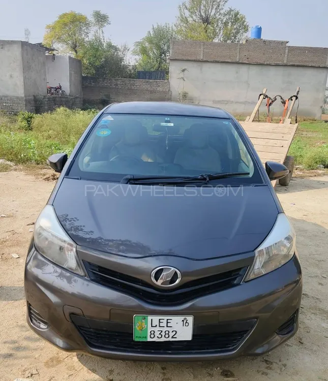 Toyota Vitz 2013 for Sale in Swabi Image-1