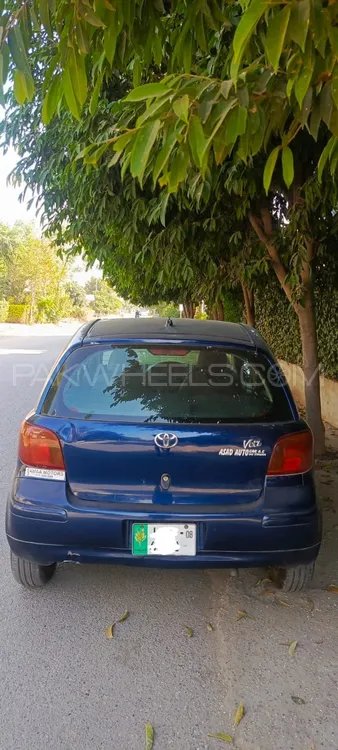 Toyota Vitz 2004 for Sale in Islamabad Image-1