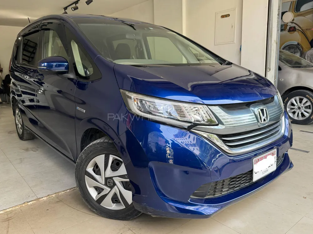 Honda Freed 2017 for Sale in Karachi Image-1