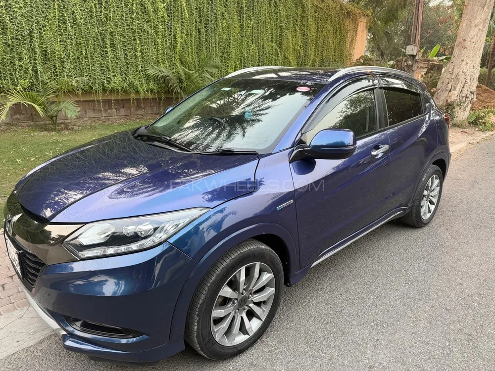 Honda Vezel 2017 for Sale in Lahore Image-1