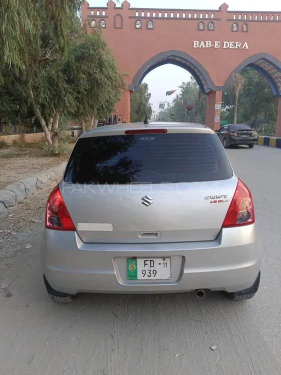 Suzuki Swift 2011 for Sale in Dera ismail khan Image-1