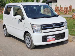 Fresh Import 2025
HYBRID FX EDITION
4 Auction Grade and Auction Sheet Attached For Satisfaction And Verification
2022 Model
Low Mileage: 80304 KM
Shiny White Colour
Cruise Control
Safety Sense
No.1 Japan Quality
SD Navigation
Back Camera
Auto AC Push Panel
Halogen Head Lump
Abs Braking System
Genuine Verifiable Auction Sheet
Retractable Side Mirrors With Indicators
All Power Windows
Runs & Drives Great
Engine In Clean & Good Condition
Clean Interior & Exterior
Drive Type: FF
Eco Idle Technology
Sofa Seats
Heated Seats
Power Steering
Power Windows
Power Side Mirrors
Glass With Ultra-violet Filter (UV Cut)
Digital Climate Control Air Conditioner & Heater
Steering: Power Assist Equipped Rack & Pinion
Suspension: Mcpherson Strut Type Coil Spring
Drivers Airbag
Passenger Airbag
Rear Wiper
Good Fuel Economy
Dual SRS Air Bag
High Quality Luxury Hatchback
Brand New Tyres
Anti-lock Brakes
Remote Keyless Entry