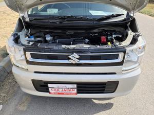 Fresh Import 2025
HYBRID FX EDITION
3.5 Auction Grade and Auction Sheet Attached For Satisfaction And Verification
2022 Model
Low Mileage: 69974 KM
Shiny Silver Colour
Cruise Control
Safety Sense
No.1 Japan Quality
SD Navigation
Back Camera
Auto AC Push Panel
Halogen Head Lump
Abs Braking System
Genuine Verifiable Auction Sheet
Retractable Side Mirrors With Indicators
All Power Windows
Runs & Drives Great
Engine In Clean & Good Condition
Clean Interior & Exterior
Drive Type: FF
Eco Idle Technology
Sofa Seats
Heated Seats
Power Steering
Power Windows
Power Side Mirrors
Glass With Ultra-violet Filter (UV Cut)
Digital Climate Control Air Conditioner & Heater
Steering: Power Assist Equipped Rack & Pinion
Suspension: Mcpherson Strut Type Coil Spring
Drivers Airbag
Passenger Airbag
Rear Wiper
Good Fuel Economy
Dual SRS Air Bag
High Quality Luxury Hatchback
Brand New Tyres
Anti-lock Brakes
Remote Keyless Entry