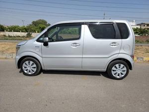 Fresh Import 2025
HYBRID FX EDITION
4 Auction Grade and Auction Sheet Attached For Satisfaction And Verification
2022 Model
Shiny Silver Colour
Cruise Control
Safety Sense
No.1 Japan Quality
SD Navigation
Back Camera
Auto AC Push Panel
Halogen Head Lump
Abs Braking System
Genuine Verifiable Auction Sheet
Retractable Side Mirrors With Indicators
All Power Windows
Runs & Drives Great
Engine In Clean & Good Condition
Clean Interior & Exterior
Drive Type: FF
Eco Idle Technology
Sofa Seats
Heated Seats
Power Steering
Power Windows
Power Side Mirrors
Glass With Ultra-violet Filter (UV Cut)
Digital Climate Control Air Conditioner & Heater
Steering: Power Assist Equipped Rack & Pinion
Suspension: Mcpherson Strut Type Coil Spring
Drivers Airbag
Passenger Airbag
Rear Wiper
Good Fuel Economy
Dual SRS Air Bag
High Quality Luxury Hatchback
Brand New Tyres
Anti-lock Brakes
Remote Keyless Entry