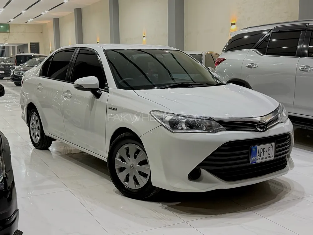 Toyota Corolla Axio 2016 for Sale in Peshawar Image-1