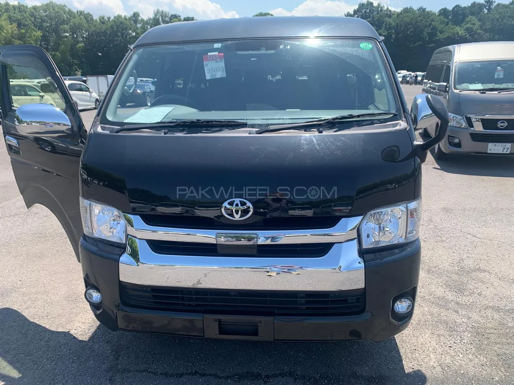 Toyota Hiace 2020 for Sale in Lahore Image-1