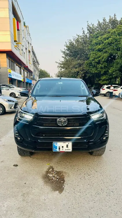 Toyota Hilux 2021 for Sale in Islamabad Image-1
