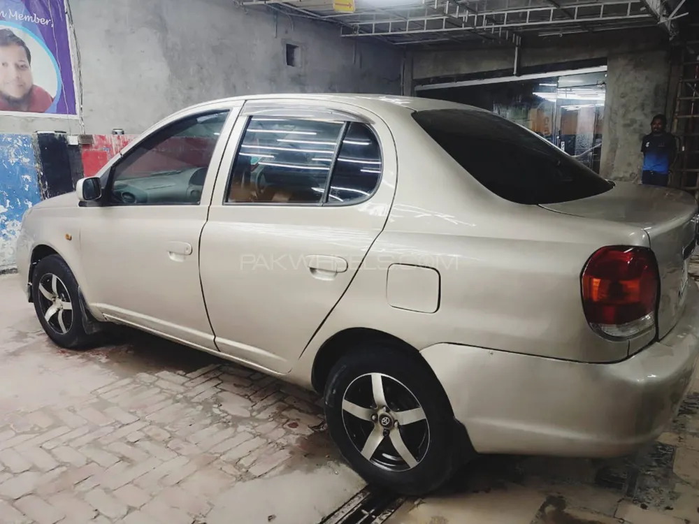 Toyota Platz 2003 for Sale in Lahore Image-1