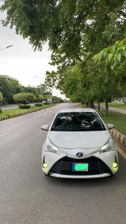 Toyota Vitz 2017 for Sale in Peshawar Image-1