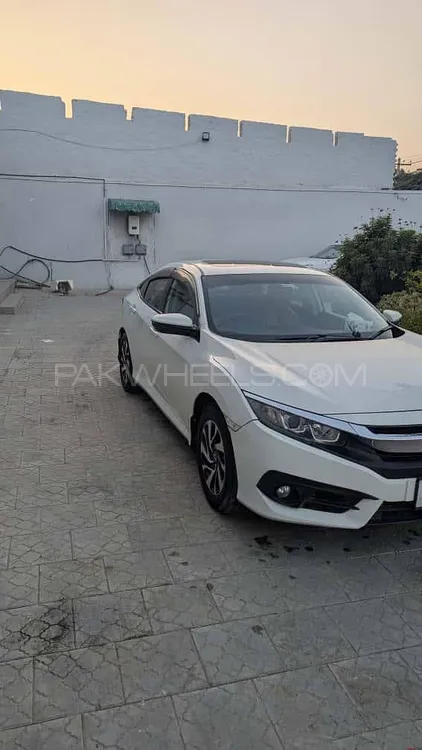 Honda Civic 2018 for Sale in Sahiwal Image-1