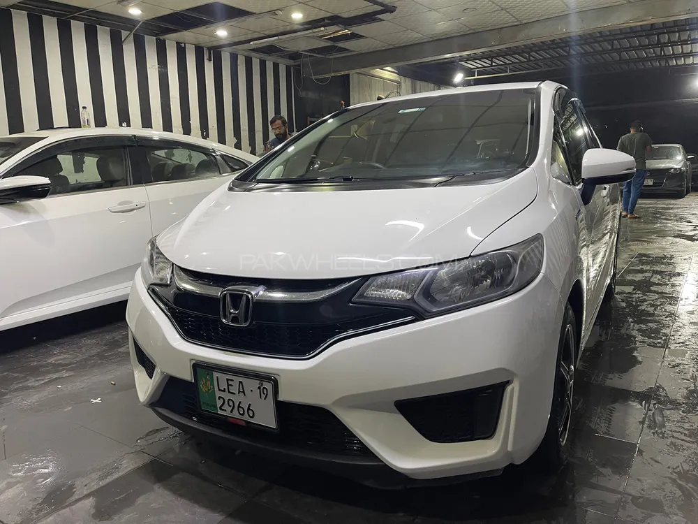 Honda Fit 2016 for Sale in Lahore Image-1