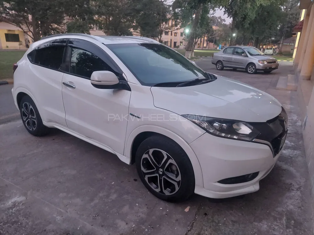Honda Vezel 2014 for Sale in Lahore Image-1