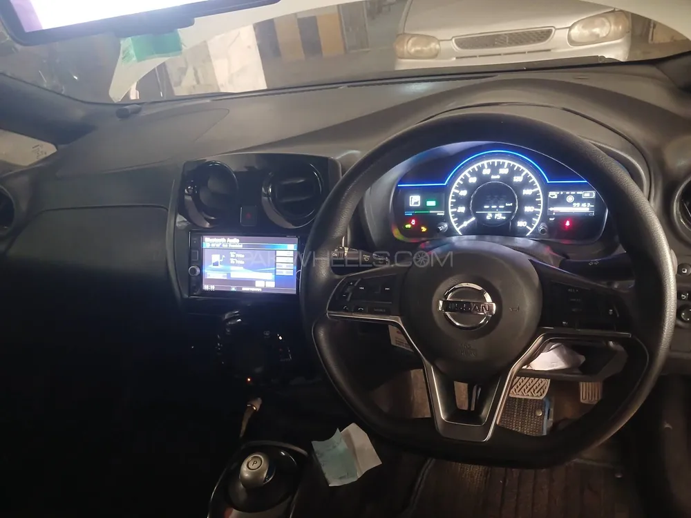 Nissan Note 2018 for Sale in Karachi Image-1