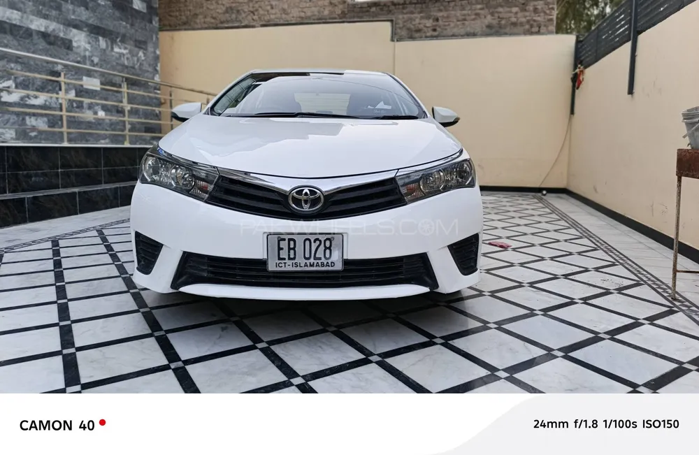 Toyota Corolla 2015 for Sale in Kohat Image-1